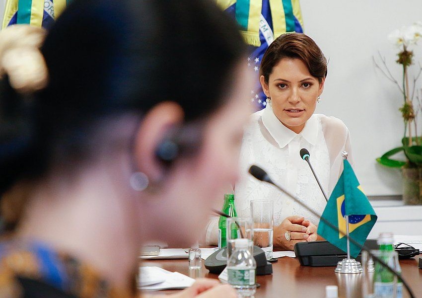 Governo Lula quebra sigilo sobre visitas a ex-primeira-dama Michele Bolsonaro