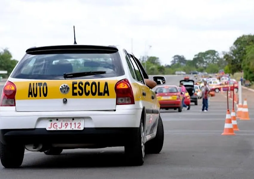 Governo quer tornar autoescola opcional para tirar CNH