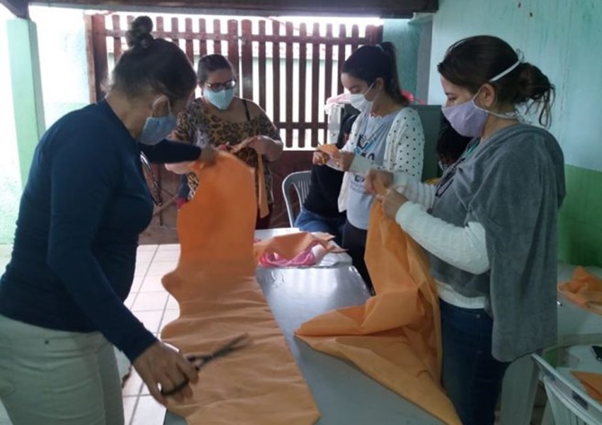 Livramento: CRAS confecciona máscaras para usuários idosos