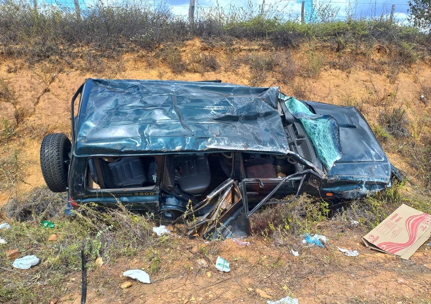 Três pessoas morrem e cinco ficam feridas após acidente em Botuporã