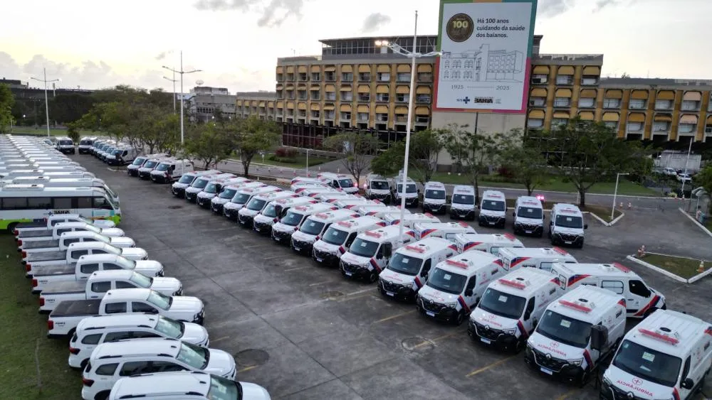 Jerônimo Rodrigues entrega 85 veículos e destaca avanços dos consórcios de saúde na Bahia