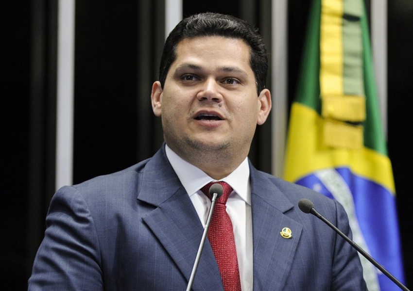 Davi Alcolumbre é eleito presidente do Senado
