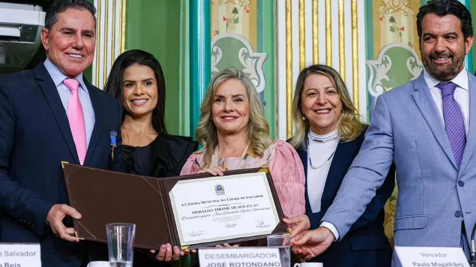 Ivana Bastos participa de solenidade que homenageou o desembargador Rotondano em Salvador