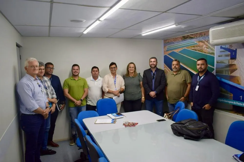 Prefeita de Livramento trata de melhorias no abastecimento de água para comunidades rurais