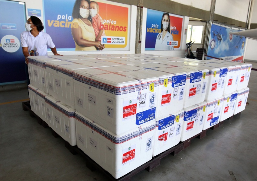 Bahia recebe mais 347 mil doses de vacinas contra a Covid-19
