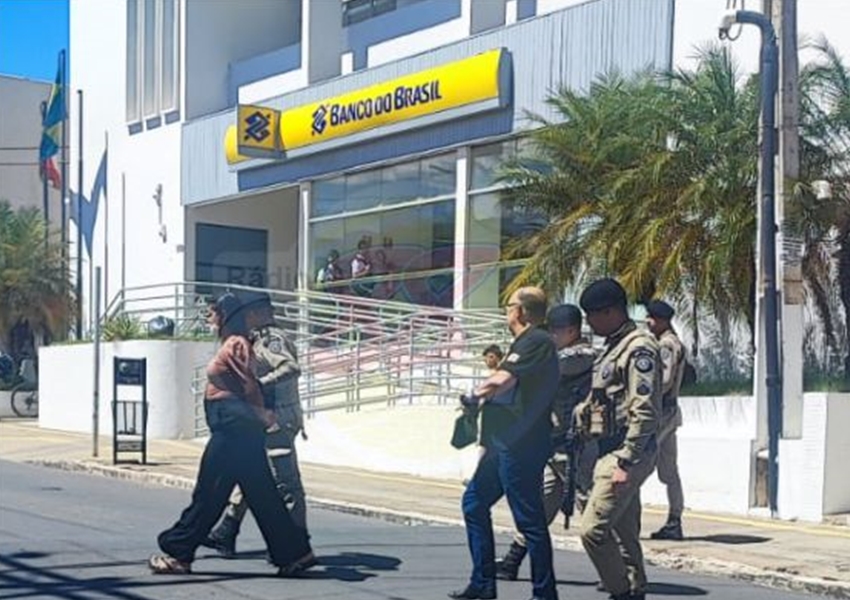Mulher é presa em flagrante tentando aplicar golpe em agência bancária de Livramento de Nossa Denhora