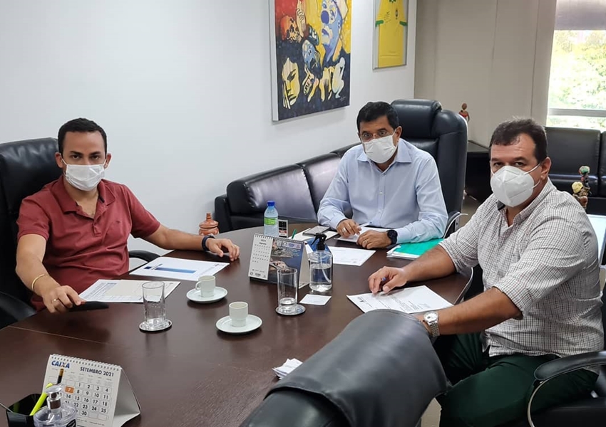 Deputado Marquinho Viana agiliza investimentos para os esportes e sistema de água em Ituaçu