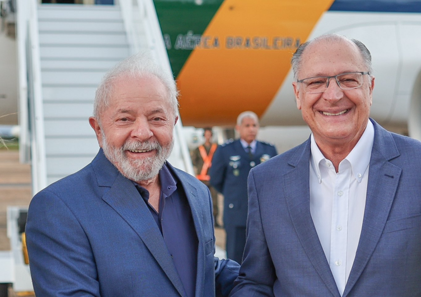 Na Argentina, Lula faz 1ª viagem internacional