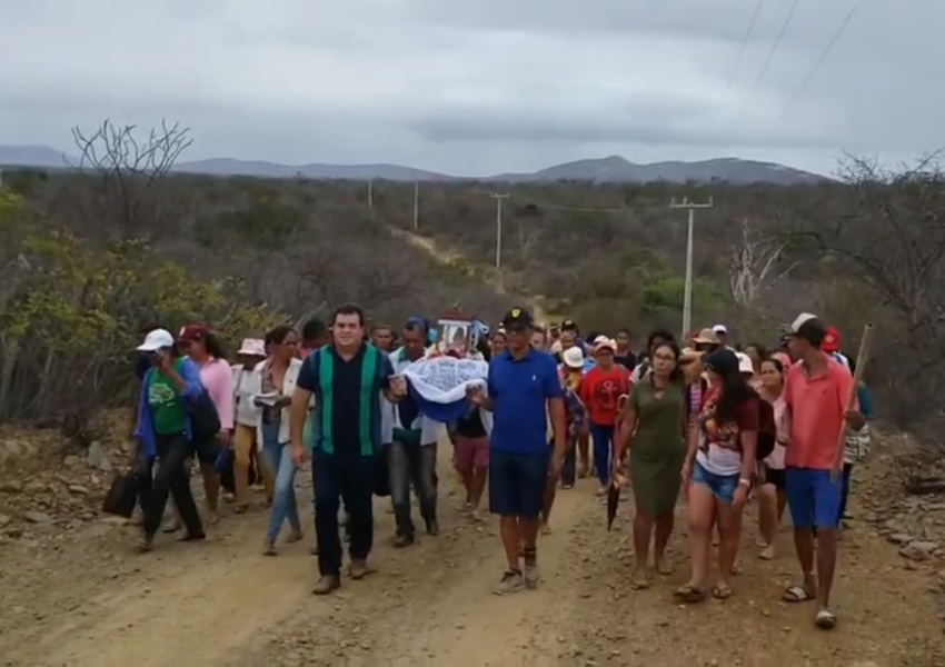Barra da Estiva: Deputado Marquinho Viana participou da procissão em louvor a São Roque