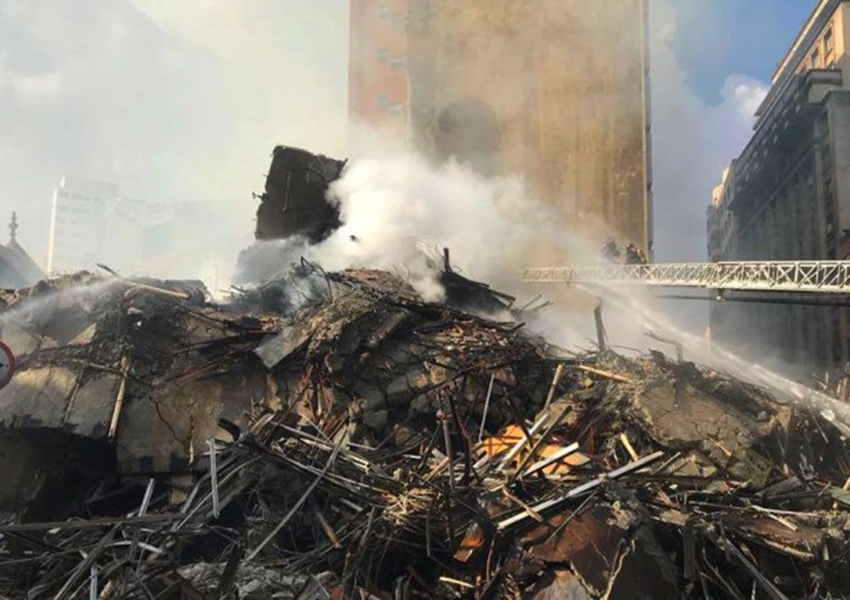 Bombeiros dizem que 44 pessoas ainda não foram localizadas após incêndio no Centro de SP