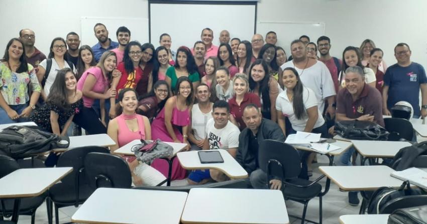 Universitários do curso de Direito fazem campanha para ajudar colega com câncer