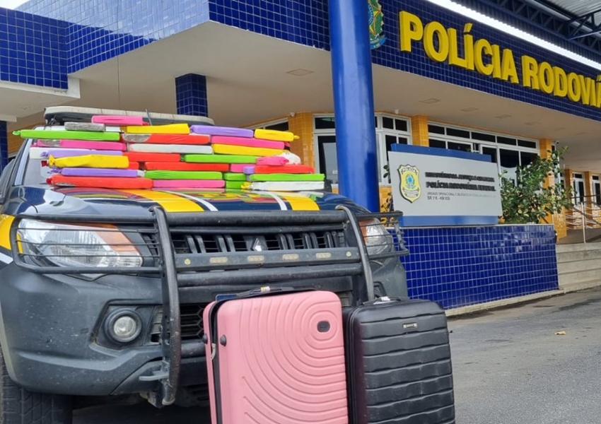 Homem é preso com 37 quilos de maconha dentro de malas em ônibus na Bahia