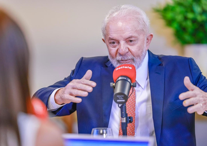 Presidente Lula comenta operação da Polícia Federal contra Bolsonaro e ex-ministros