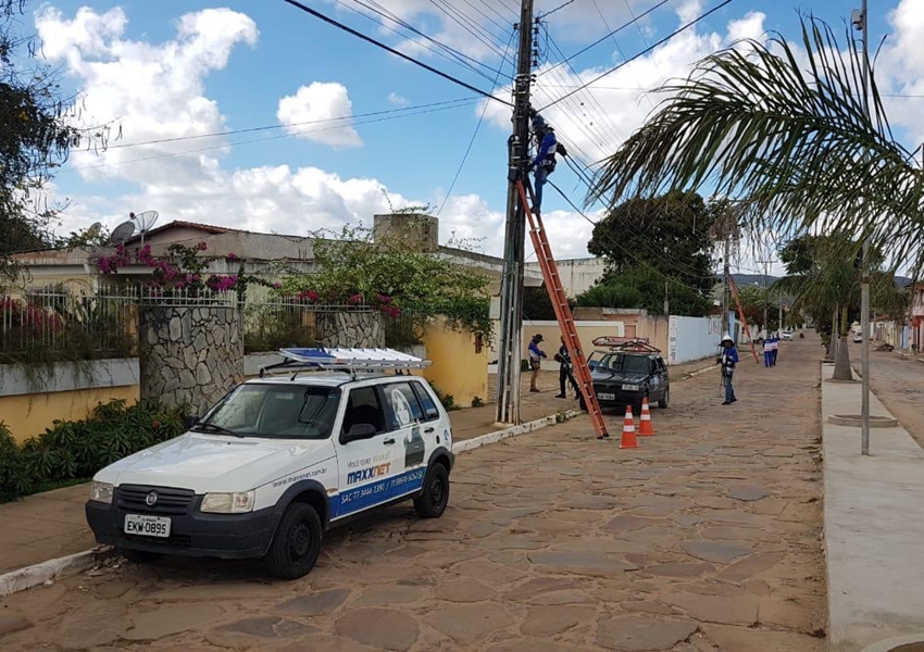 Maxxnet está implantando internet fibra óptica em Bairros de Livramento e Rio de Contas