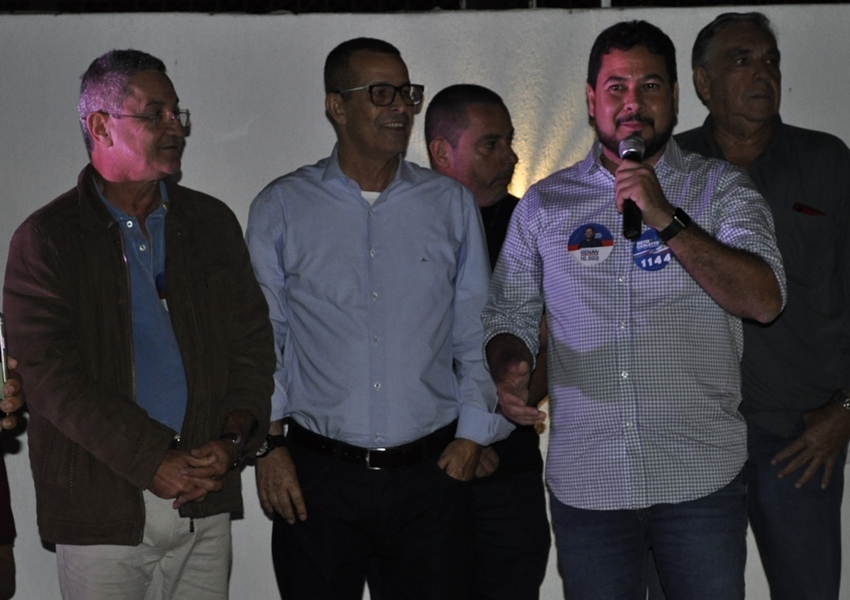 Autoescola Teixeira e CFC Master celebraram a entrega de mais de 6 mil habilitações; Evento comemorativo teve a presença de Deputados