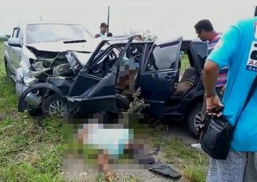 Colisão envolvendo Uno e Hilux deixa cinco mortos e dois feridos na BA 220