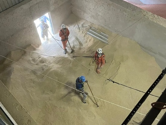 Trabalhador morre soterrado em silo com 400 toneladas de soja em fazenda no oeste da Bahia