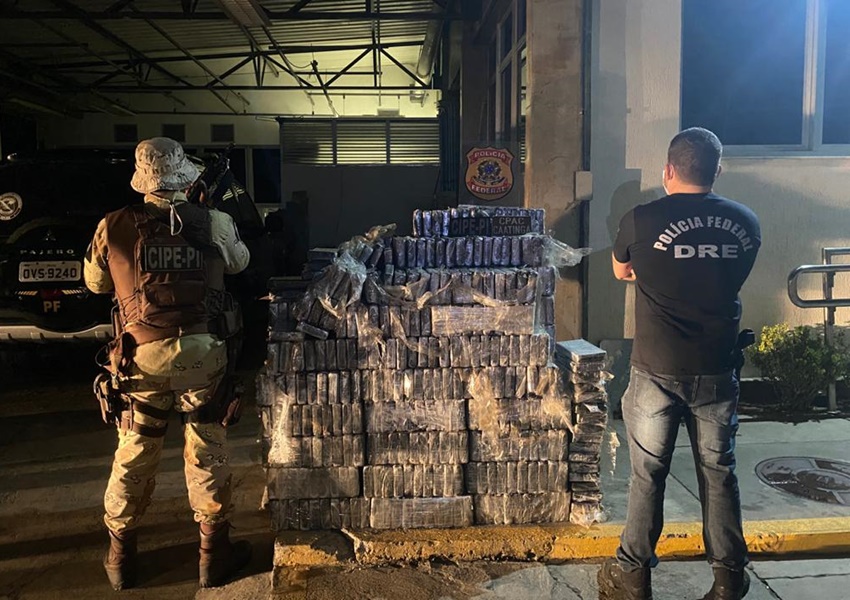 PM e PF apreendem cerca de uma tonelada de cocaína
