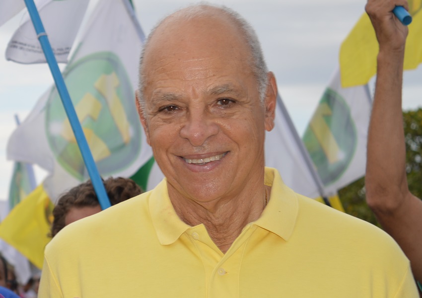 Ex-prefeito de Livramento Emerson Leal  sofre AVC e é internado em Salvador