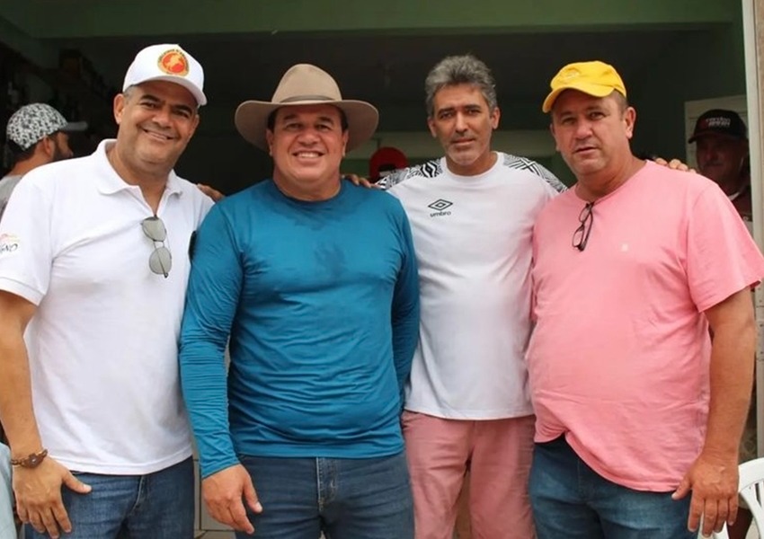 Deputado Marquinho Viana prestigia cavalgada em Piatã 
