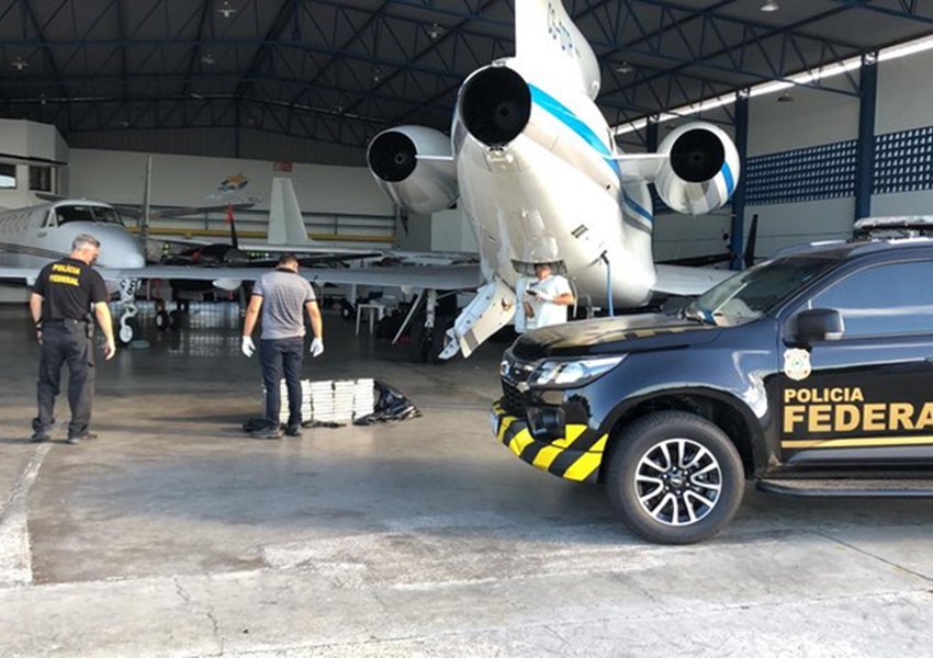 PF apreende meia tonelada de cocaína em avião no Aeroporto de Salvador