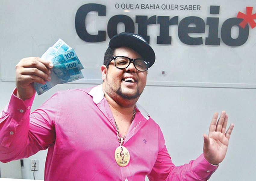 Neto LX é flagrado com drogas e conduzido para a delegacia em Itabuna