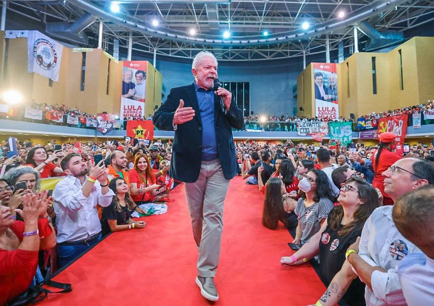 Lula diz que Bolsonaro tem medo de perder as eleições e ser preso: ‘Dias contados’