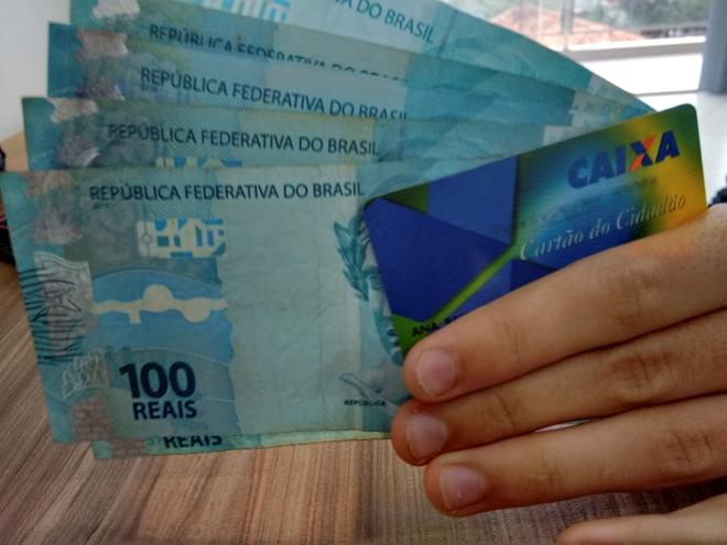Nascidos em março e abril recebem benefício do PIS nesta quinta