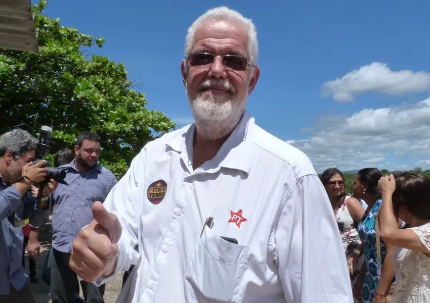Deputado denuncia Bolsonaro por passar informações sigilosas dos EUA