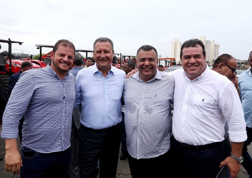 Consórcio adquire máquinas do Governo do Estado para manutenção de estradas vicinais