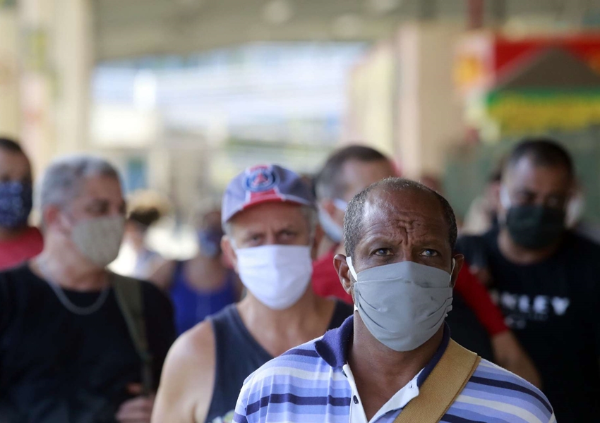 Máscaras deixaram de ser exigidas em área pública em 10% das cidades