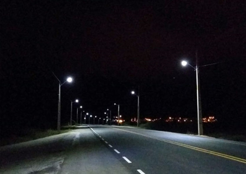  Aracatu: através do prefeito Sérgio Maia e deputado Marquinho Viana bairro Bons Ares recebe instalação da rede pública de energia elétrica