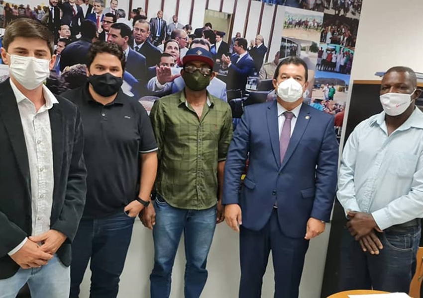 Deputado Marquinho Viana agiliza medidas para regularizar assentamento em Ibicoara