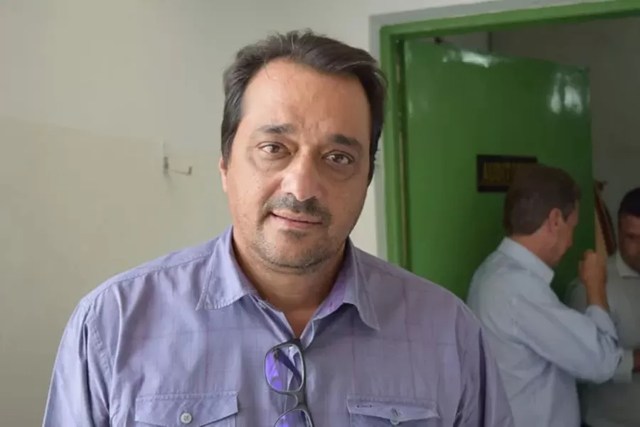 TCM acata auditoria e aplica multa a ex-prefeito de Macaúbas por irregularidades na educação