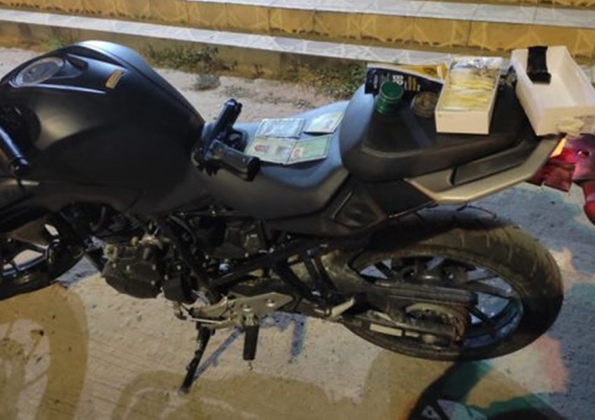 PRF apreende motocicleta, drogas e simulacro de arma de fogo na região da Chapada Diamantina