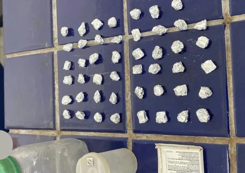 PM prende dupla com 47 porções de crack no bairro Dr. Juracy, em Brumado