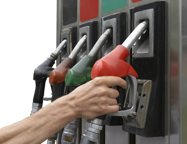 Petrobras anuncia nova redução de preços da gasolina e diesel