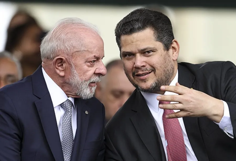Lula e Congresso encerram semestre legislativo em meio a embates e vetos