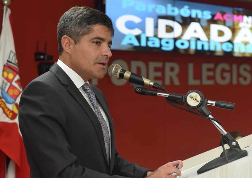 Nova ação na Justiça obriga ACM Neto a retirar publicação com paródia do funk