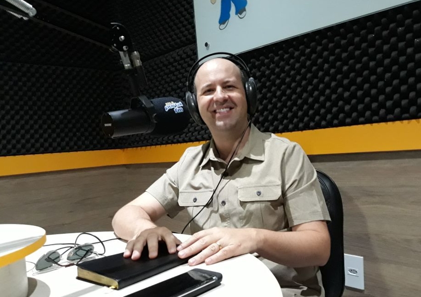 Livramento: Evangelista idealizador da Cruzada Fé e Milagres participa de programa na Rádio Portal FM
