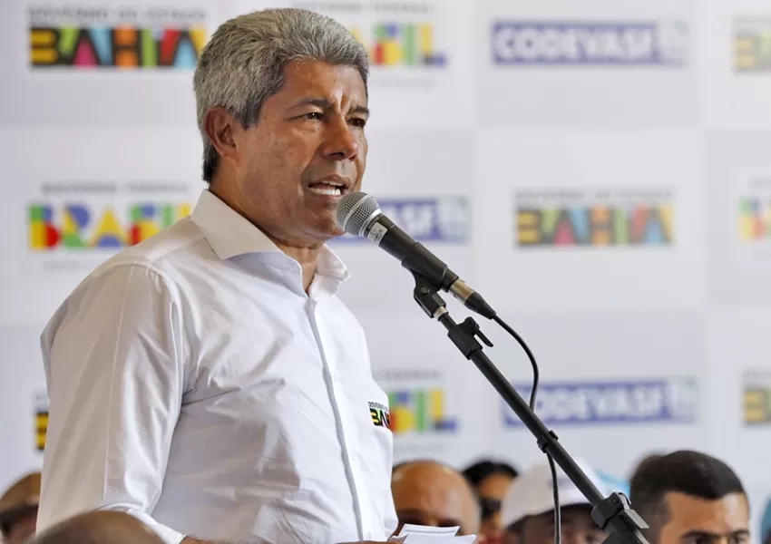 Jerônimo entrega equipamentos para PM e Corpo de Bombeiros em Salvador