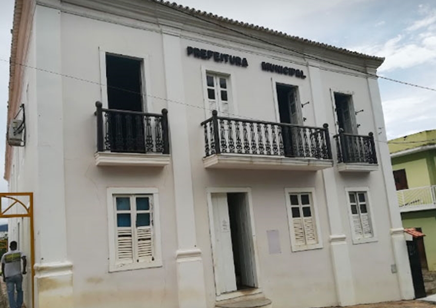 Após denuncia por desvio de verbas do Fundeb Prefeitura de Paramirim emite Nota