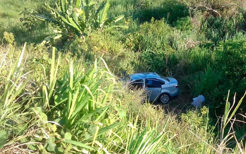 Turistas mineiros que seguiam para férias na Bahia morrem em acidente na BR-101