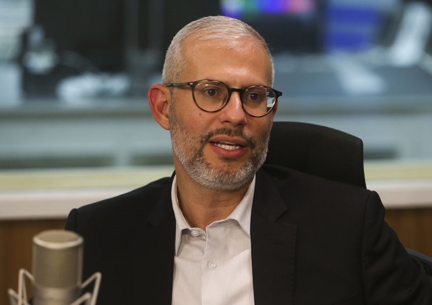 Ministro da Educação diz que bolsas da Capes serão pagas até terça