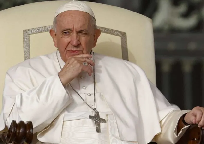 Saúde do Papa Francisco segue estável, mas quadro clínico ainda é complexo