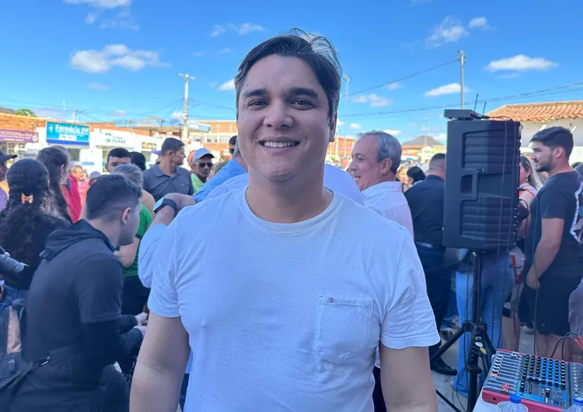 Deputado Vitor Bonfim pede reembolso de R$ 21 mil por viagem a Paris