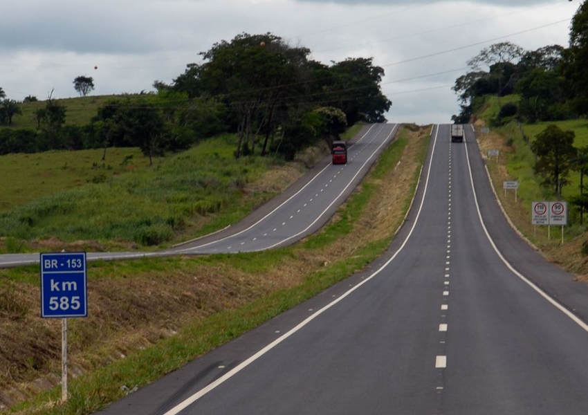 Governo lança programa de cobertura FM em rodovias federais