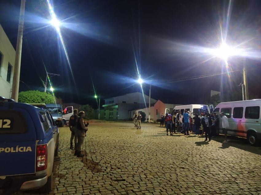 Coronavírus: Polícia Militar intercepta três vans clandestinas que chegaram em Livramento