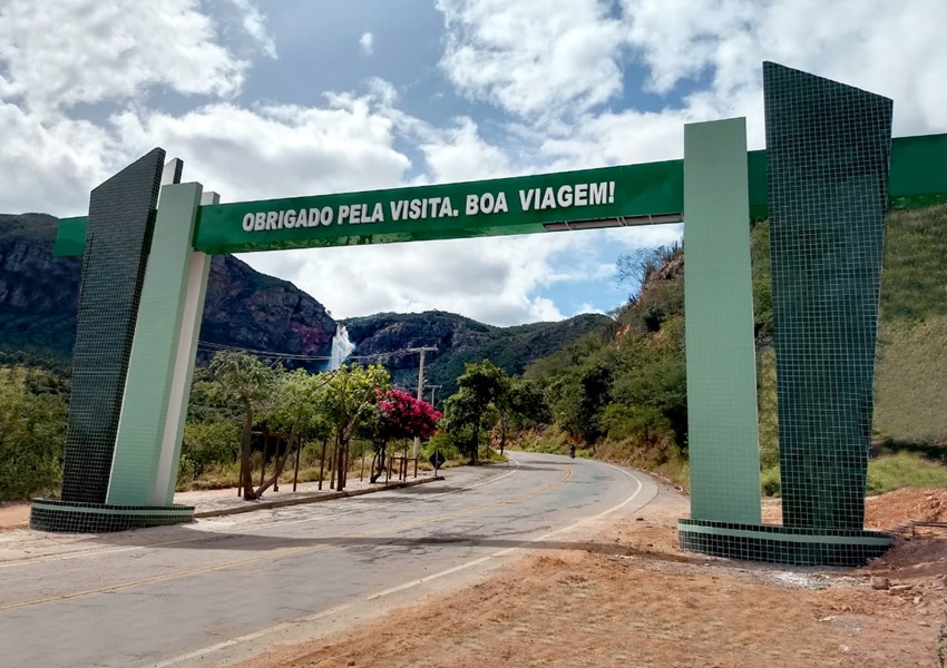 Prefeitura Municipal de Livramento construiu 03 portais nas entradas cidade