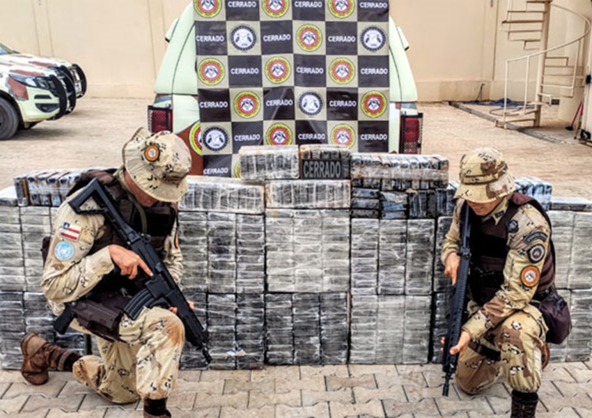 LEM: Bahia: Bunker com R$ 7,5 milhões em cocaína é desmontado
